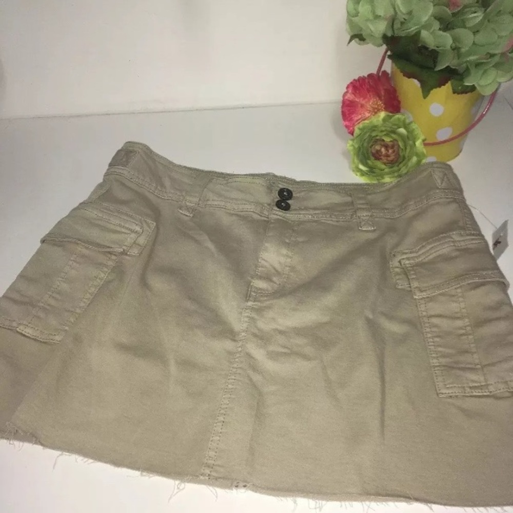 NEW Cali Tan Cargo Mini Skirt, Jrs XL or Women’s L